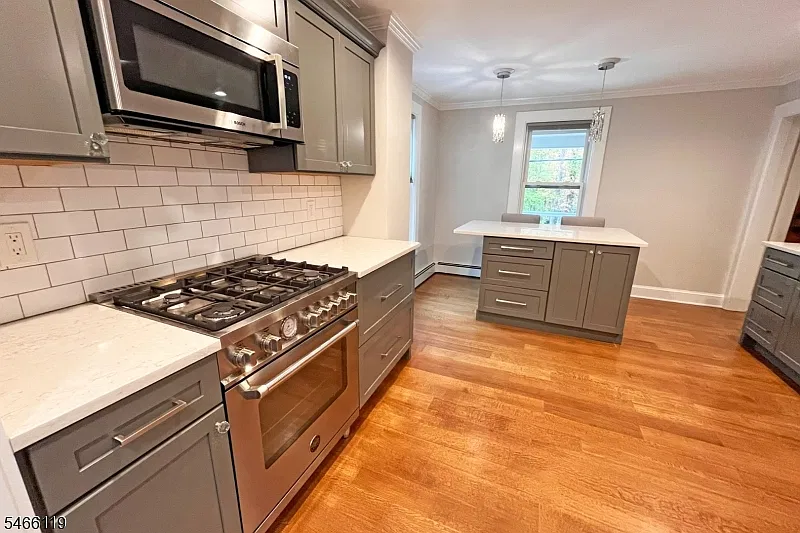 2 bed, 1.5 bath, 1224 sqft, $3,200 — Photo 3