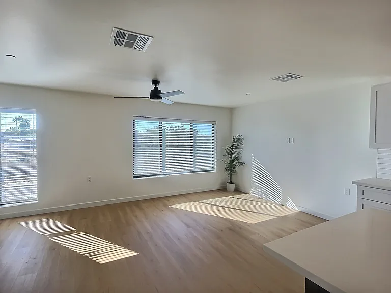 2502 E Paradise Ln #1 — Photo 12