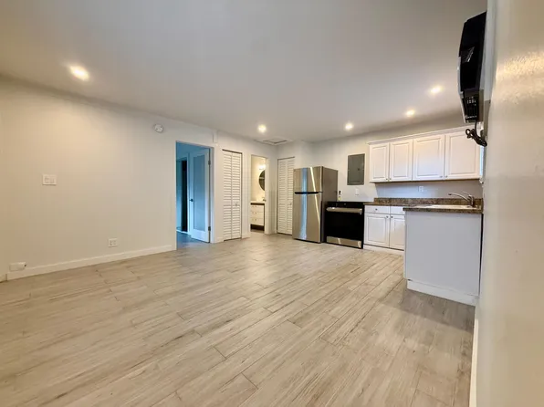 1215 NE 17th Ave #6, Fort Lauderdale, FL 33304