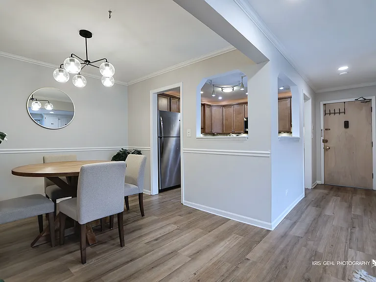 510 W Miner St — Photo 9