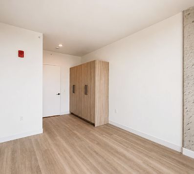 2nd image of 1352 W Lake St #1113