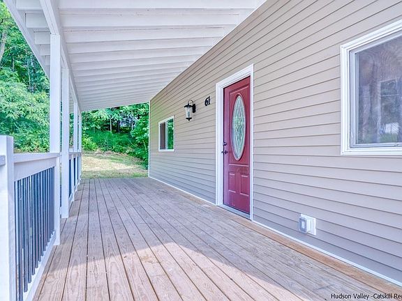 3rd image of 61 Oak Lane
