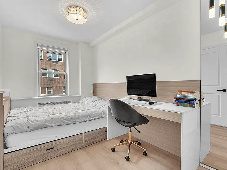 160 E 27th St #12C — Photo 6