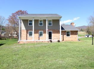 118 Stonebridge Dr, Vinton, VA 24179