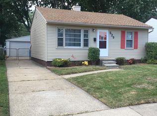 529 E Rowland Ave, Madison Heights, MI 48071