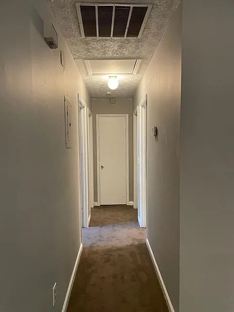 5 bed, 1200 sqft, $1,950 — Photo 4