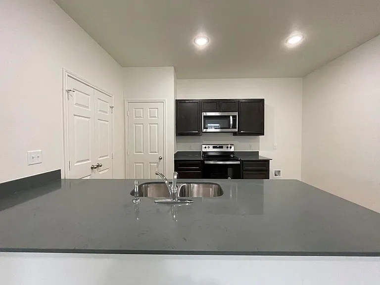 2317 Zanoletti Dr — Photo 11