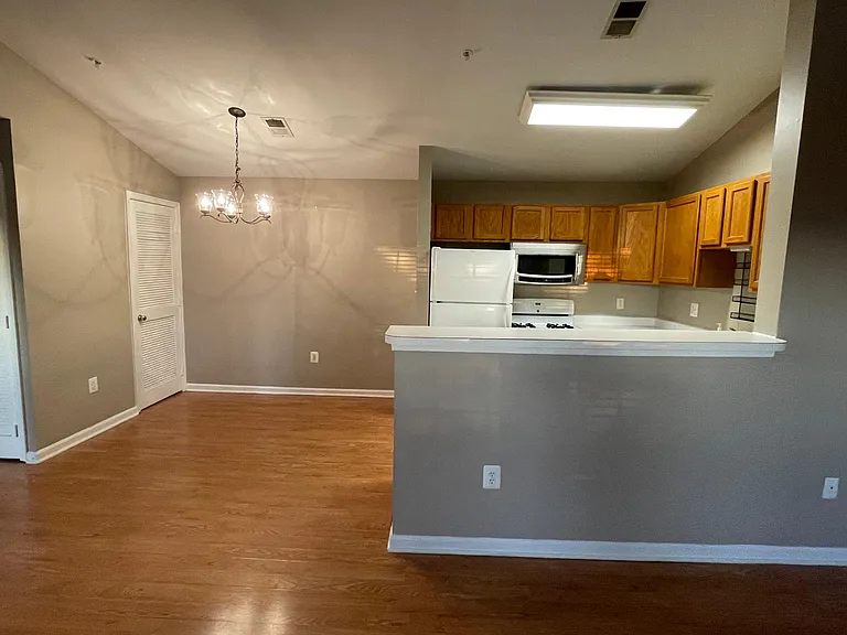 631 Constellation Sq SE #I — Photo 6
