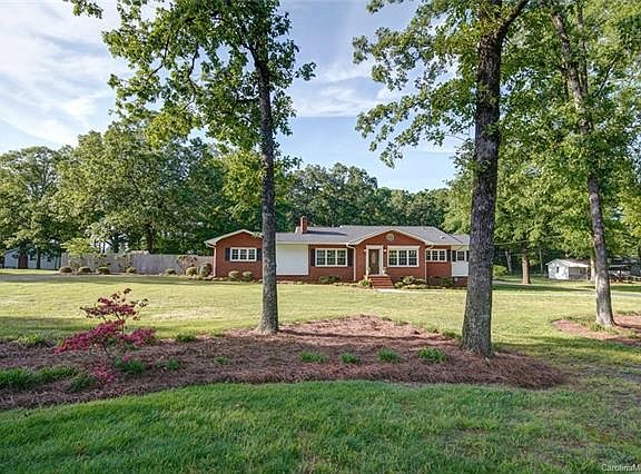 4th image of 820 Allen Dr