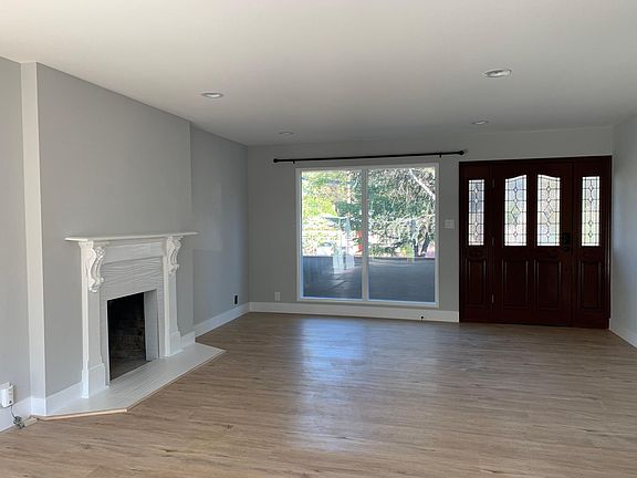 3rd image of 2432 McGarvey Ave