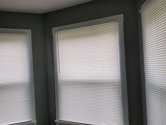 3rd image of 825 Wadsworth Ave #1
