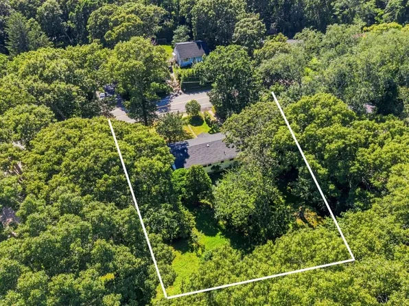 153 Huntington Crossway, Bridgehampton, NY 11932