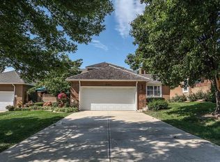 10933 W 97th Cir, Overland Park, KS 66214