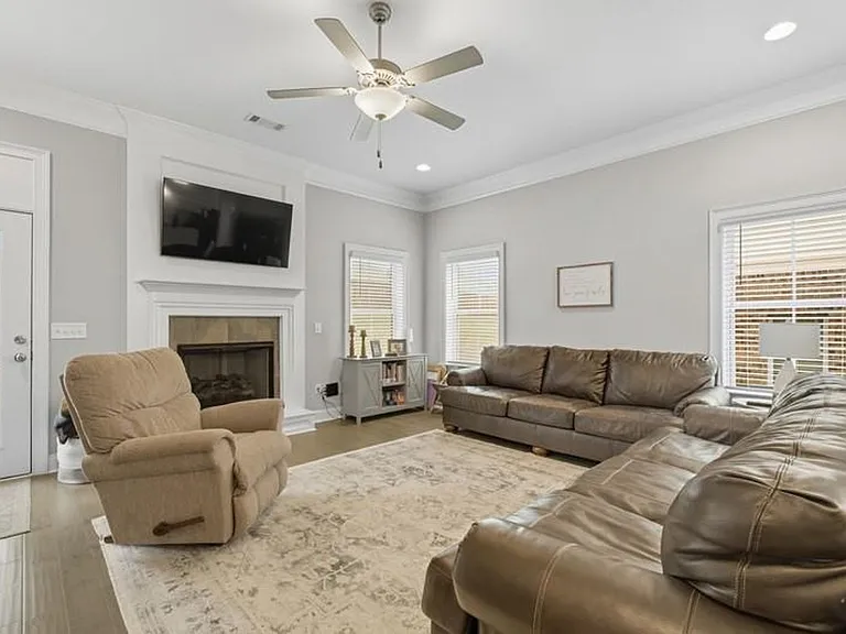 1854 Waterfall Rd — Photo 10