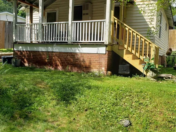 70 Hampton Rd, Brevard, NC 28712