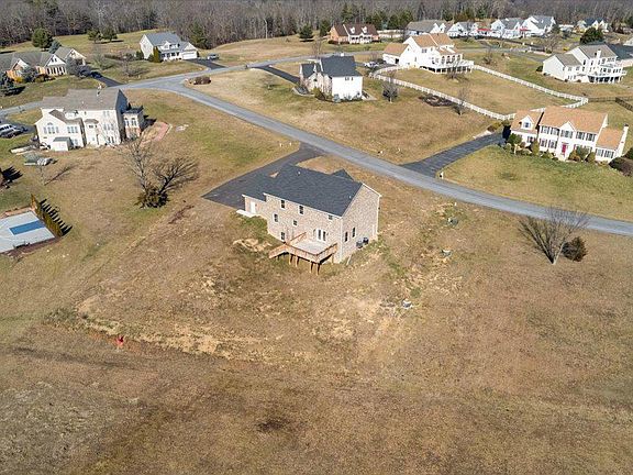 5th image of 175 Little Sorrel Dr