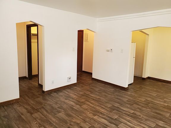 2nd image of 1819 Bellevue Ave #1