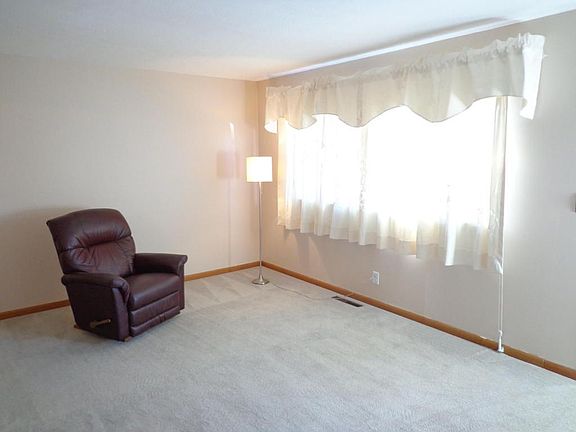 3rd image of 1338 S Airwood Ave