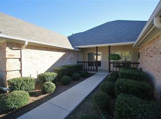 409 Sheri Ln, Hurst, TX 76053