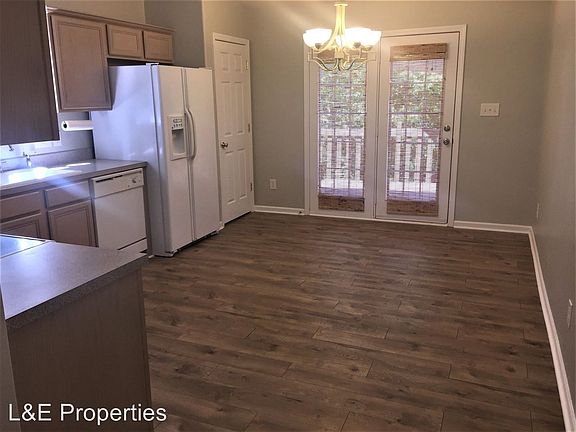 4th image of 216 Brookstone Dr