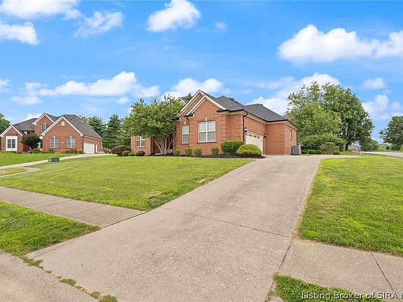 3rd image of 3044 Wolf Ridge Court