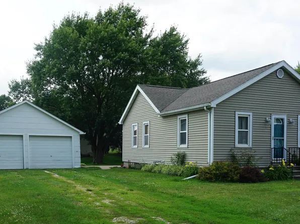 711 S Jefferson St, Wellsburg, IA 50680