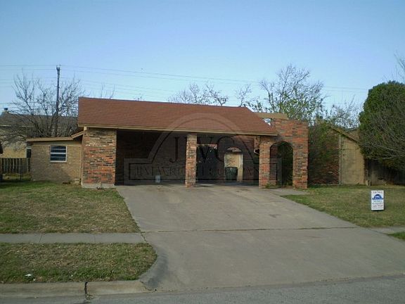 2nd image of 406 Skyline Ave