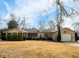 2413 Shades Crest Rd, Vestavia Hills, AL 35216