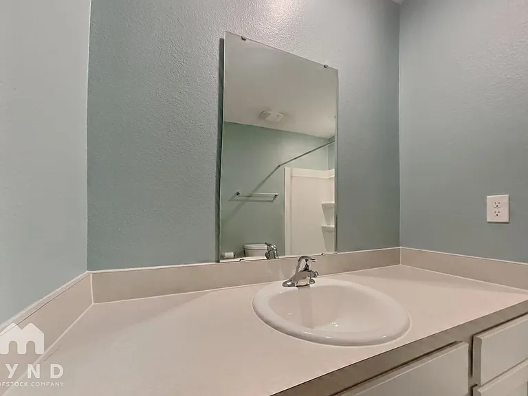 216 Stonegate Ave — Photo 12