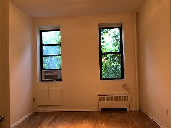2nd image of 40 W 95th St #31