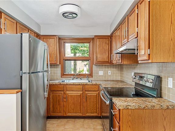4th image of 149 Oak Park Dr