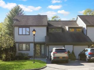 4 Lily Ct, Yorktown Heights, NY 10598