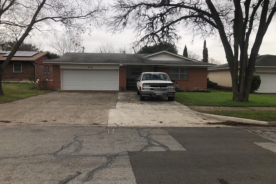 1st image of 618 S Alexander Ave
