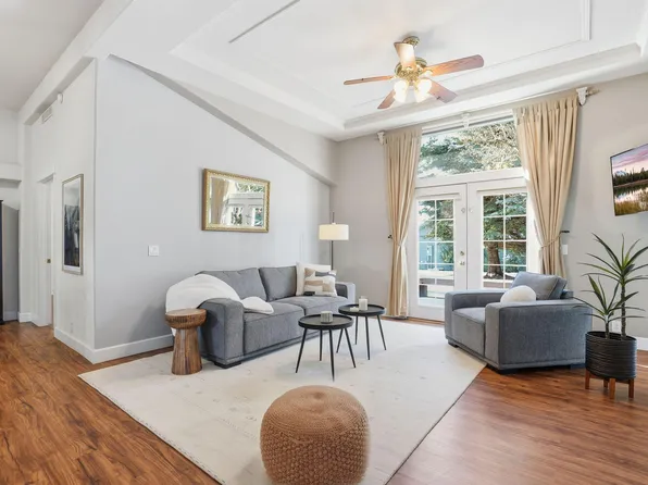 1045 W Collier Glacier Dr, Sisters, OR 97759