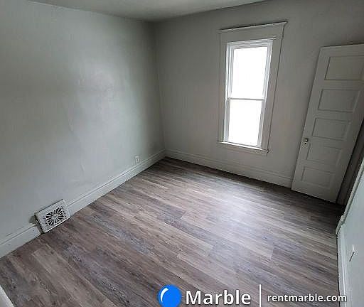 3rd image of 906 S 5th St Unit 1