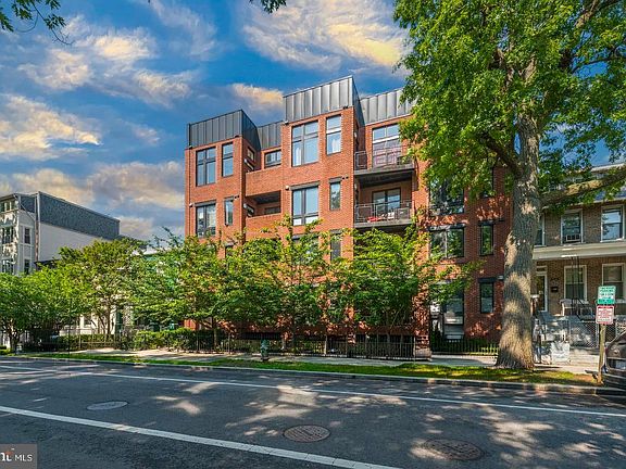 2nd image of 245 15th St SE APT 403