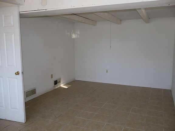 3rd image of 506 Columbia Dr APT K