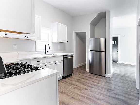 2nd image of 17-19 Bickerton St