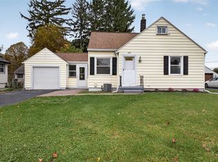 214 Heberle Rd, Rochester, NY 14609