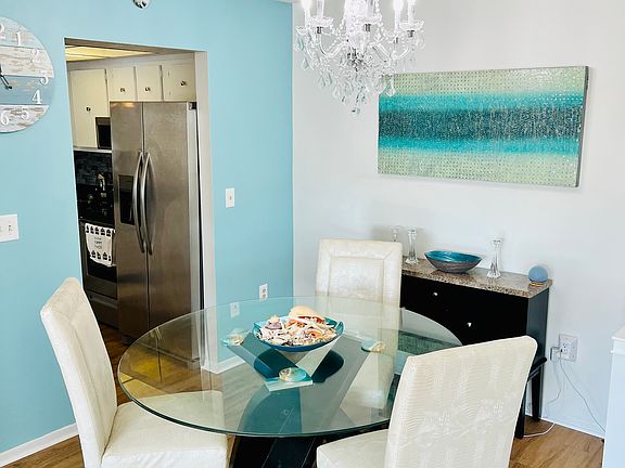 4th image of 3704 Broadway APT 215