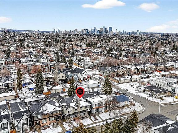2nd image of 2010 S 50th Ave SW