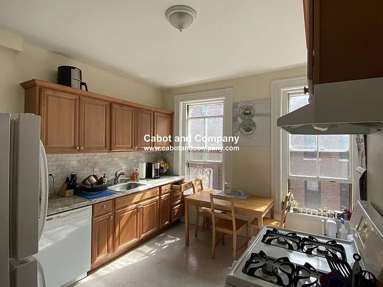 34 Isabella St #8 — Photo 3
