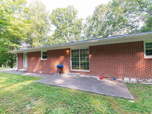 5th image of 244 Pine Circle Dr