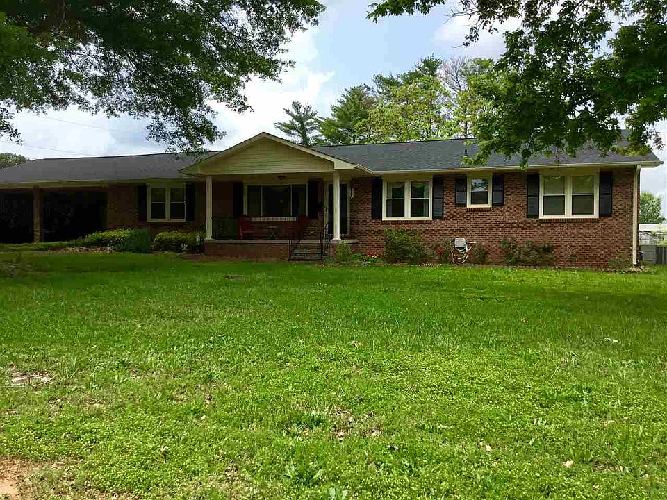 1st image of 204 Hilldale Dr