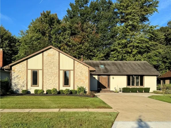 1217 Surfside Cir, Aurora, OH 44202