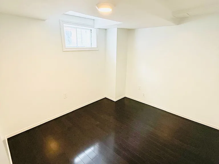 11 Rambler Pl #BASEMENT — Photo 2