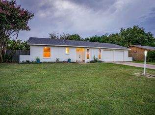 1132 John Reagan St, Benbrook, TX 76126