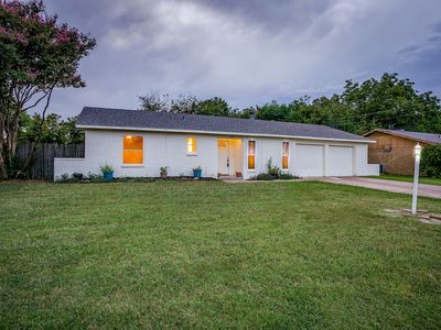 1132 John Reagan St, Benbrook, TX, 76126