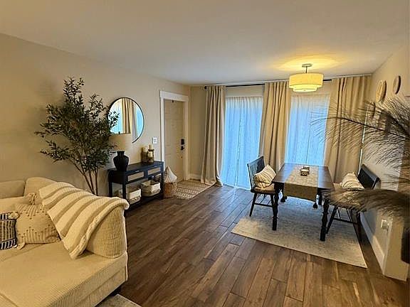 5th image of 6206 Greenleaf Ln