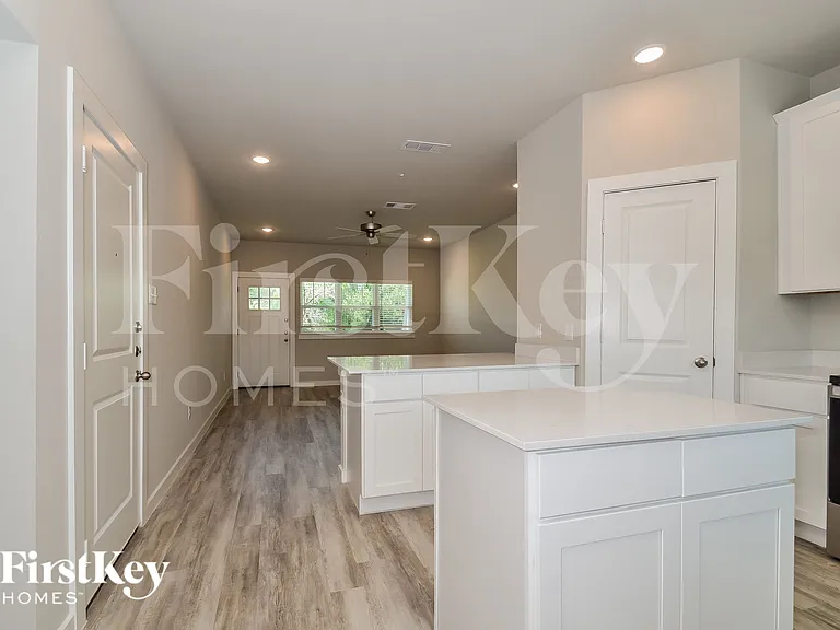 342 Niki Dr — Photo 5